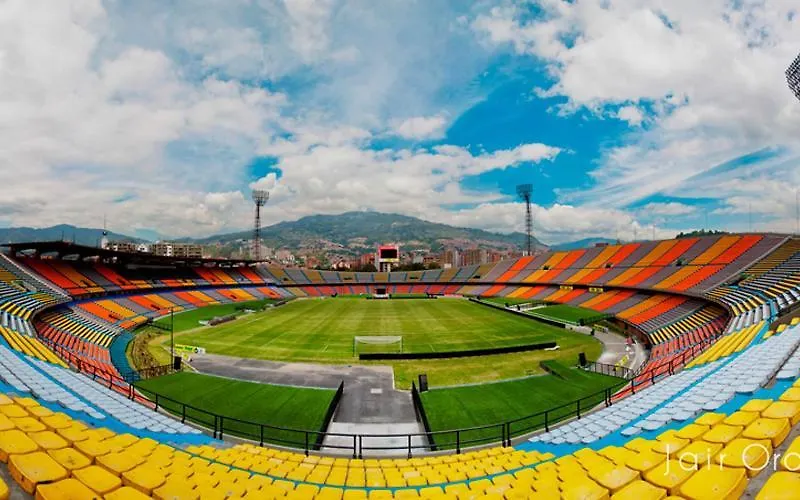 34 Bello Apartamento En La Mejor Zona De Medellin Laureles Estadio 2 Hab 2 Banos 0*,